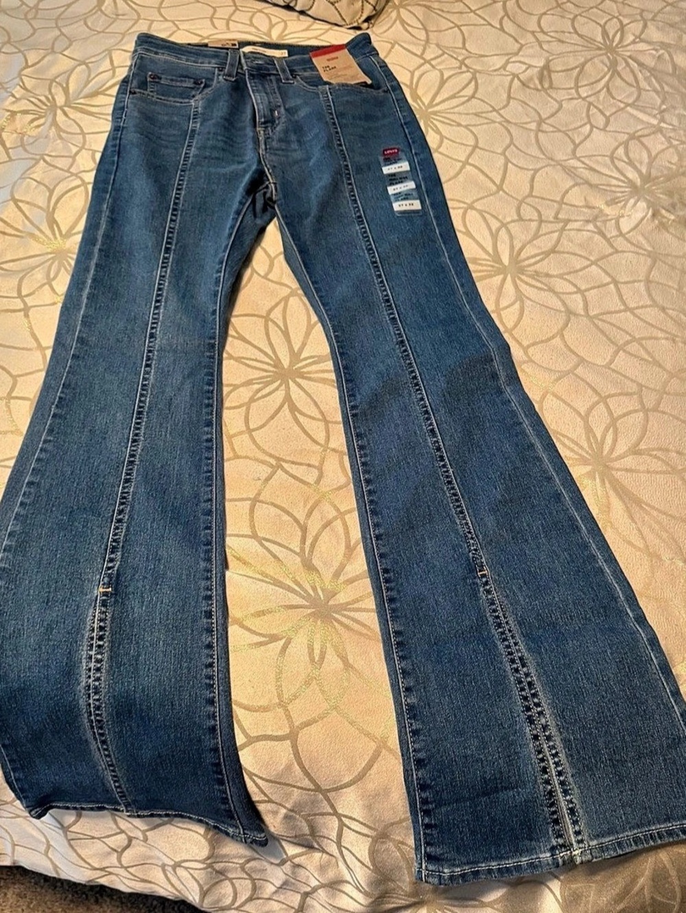 New with tags Levi's 726 Slit Flare High Rise Flare 27 x 32